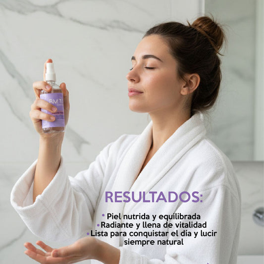 Fotografía de mujer joven en baño, usando el spray del Tónico Facial Nutritivo para revitalizar y calmar su piel, destacando beneficios naturales y efectivos para piel sensible.