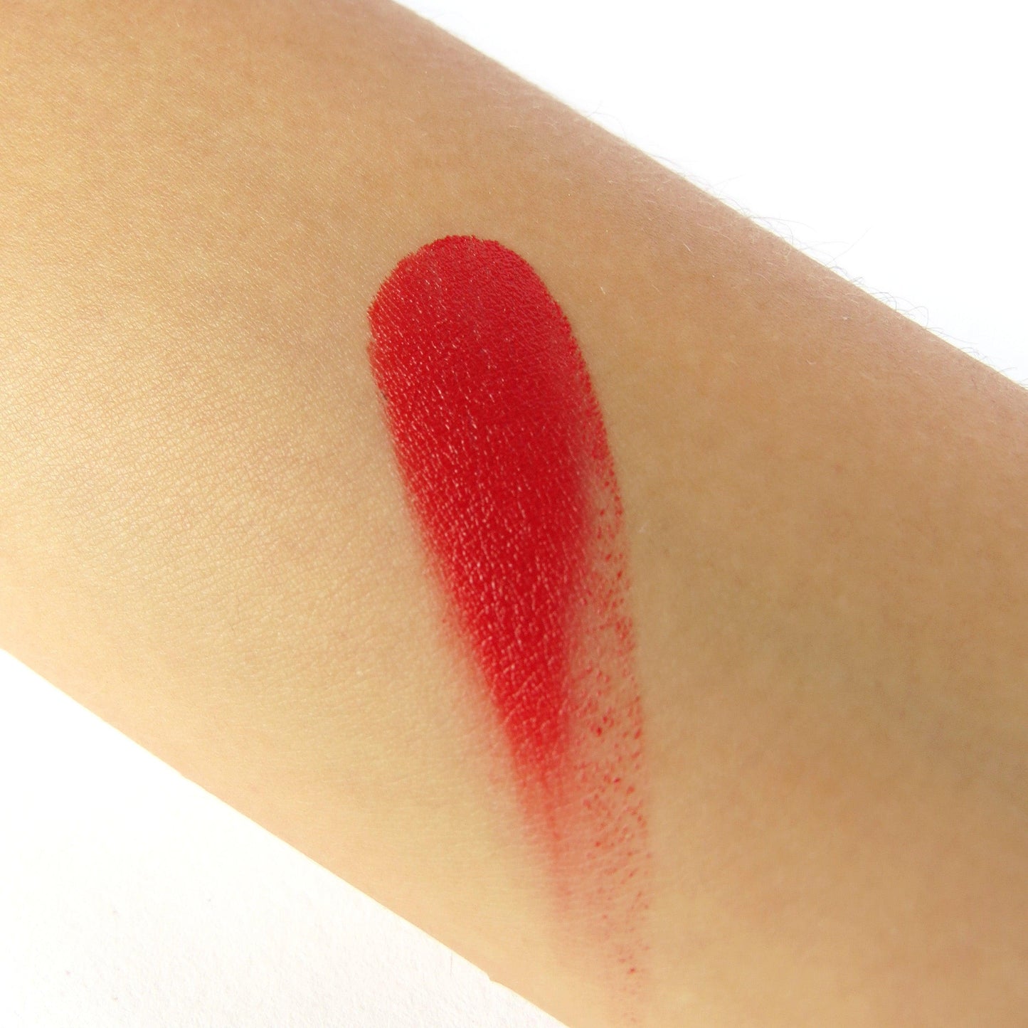 Bálsamo orgánico multiuso, ideal para humectar y proteger piel y labios en cualquier ocasión