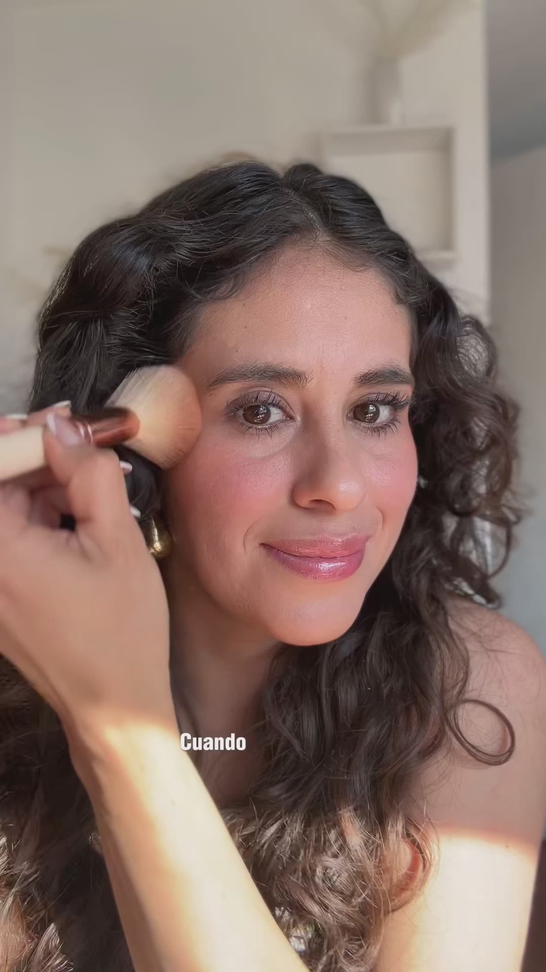 Polvo natural, de tono intenso y eco-friendly, perfecto para un glow saludable.
